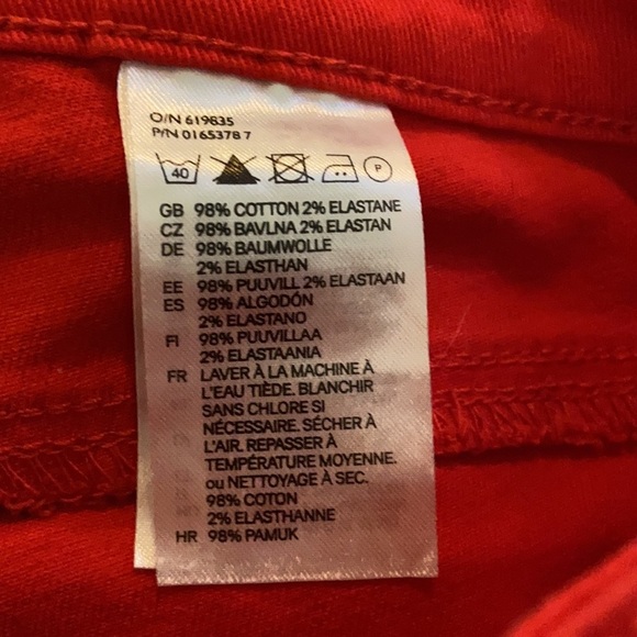 H & M Red Shorts Size 6 - Picture 4 of 4